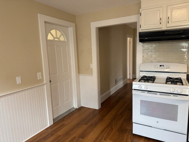 Building Photo - 1 Stafford St