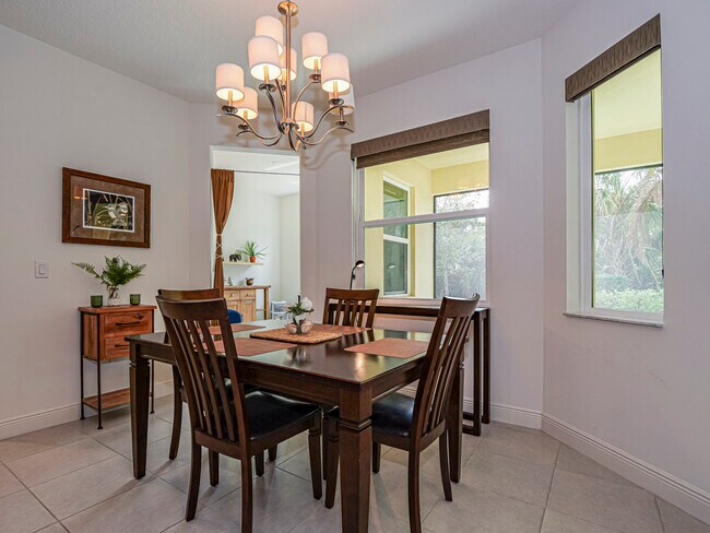 Building Photo - 5945 Buttonwood Sq