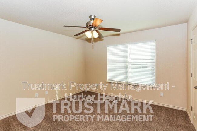Building Photo - 101 Kings Ct
