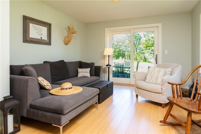 Building Photo - 35 Jennings Rd