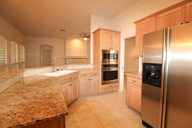 Building Photo - 34 Silverhorn Dr