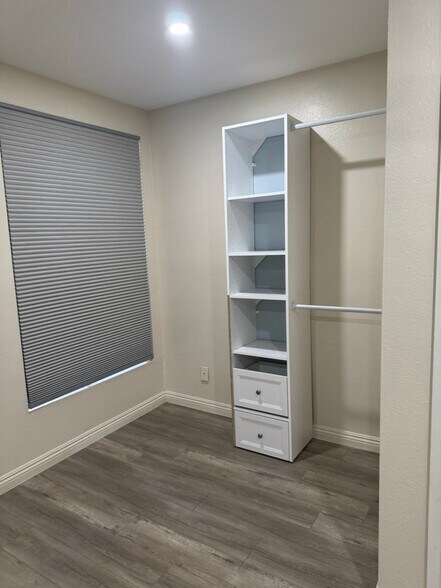 Building Photo - 2757 Bolker Dr
