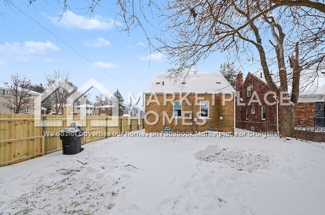 Building Photo - 15915 Sussex St