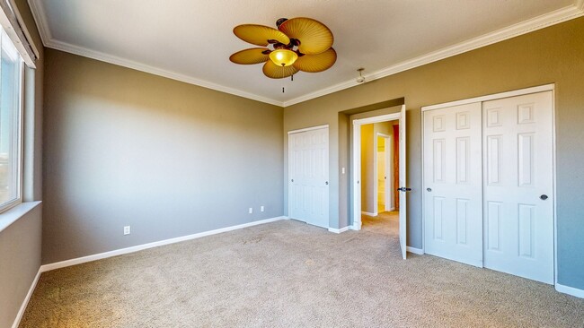 Building Photo - Bright two story 3 Bedroom 2.5 Bathroom Ho...