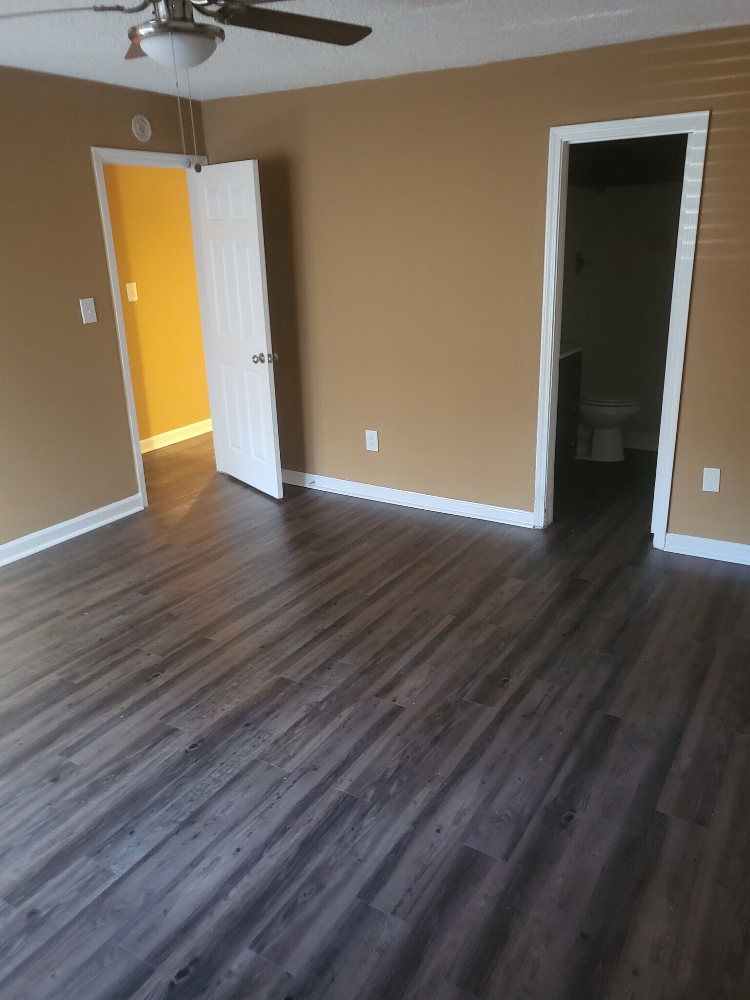 Building Photo - 3575 Oakvale Rd