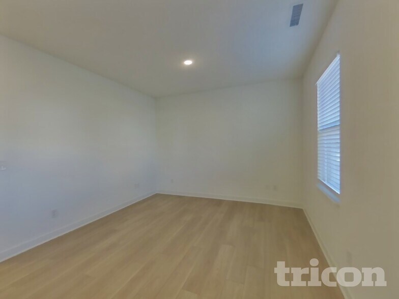 Building Photo - 11835 Moorfield Ln