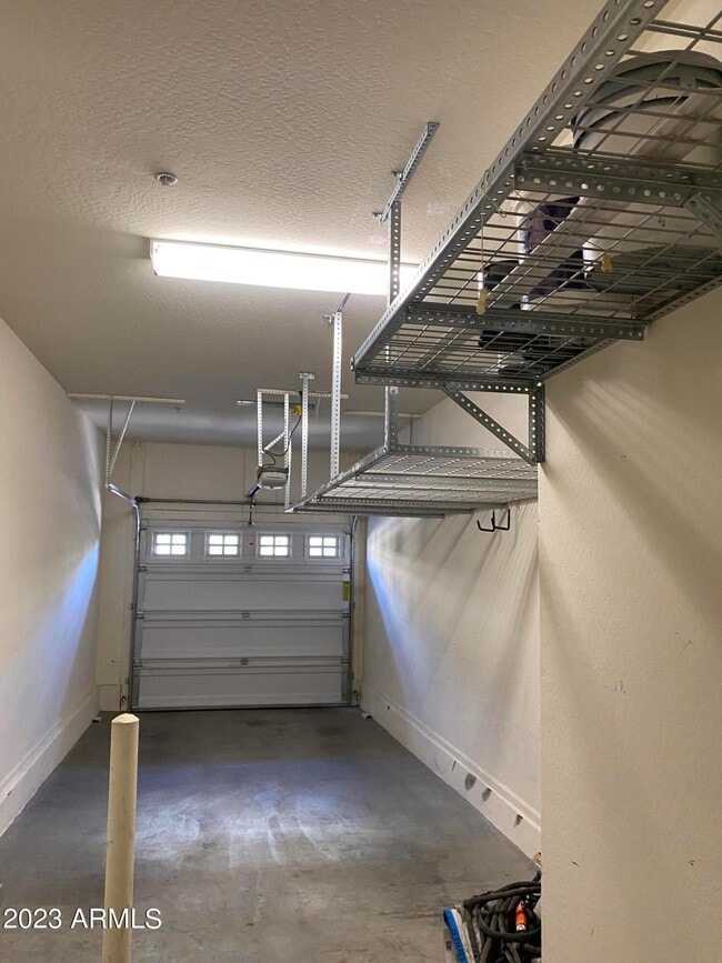 Building Photo - 2725 E Mine Creek Rd