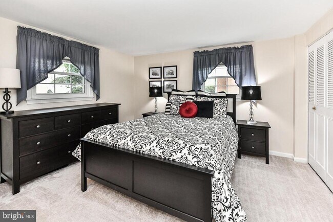 Building Photo - 7807 Suffolk Ct