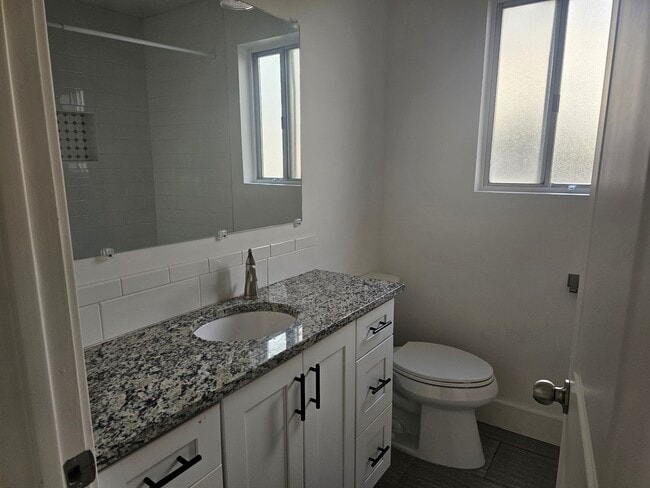 Building Photo - Check out this Beautiful 4 bedroom 2 Bathroom Home in West Valley Ut!!