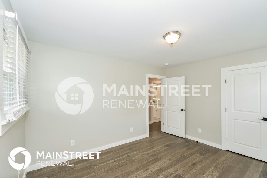 Building Photo - 704 Marswen Dr