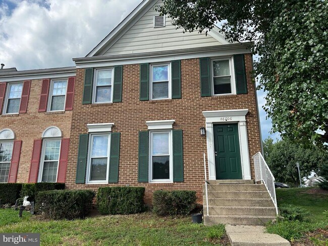 Building Photo - 46706 Bullfinch Square