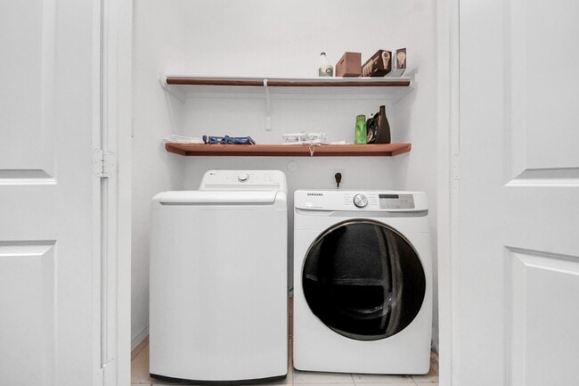 Building Photo - 2219 Bellefontaine