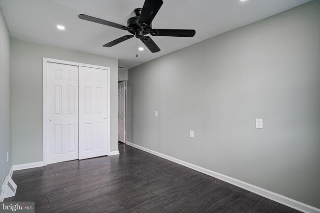 Building Photo - 2331 E Hazzard St