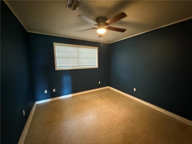 Building Photo - 324 Chinchilla Dr