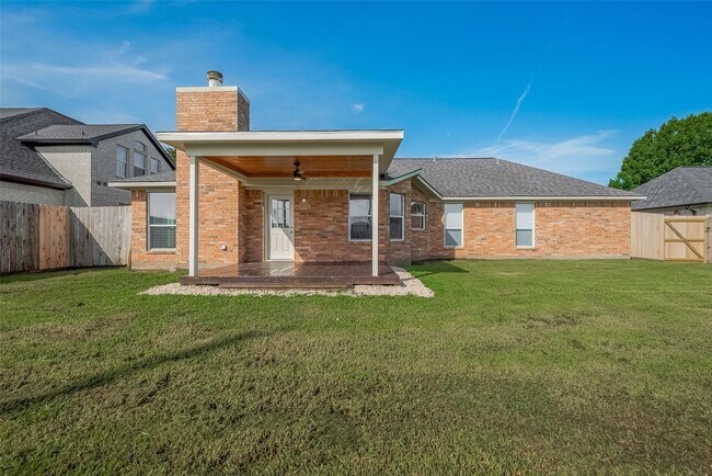 Building Photo - 9631 Highland Pointe Dr