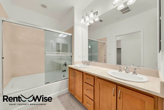 Building Photo - 1388 Broadway