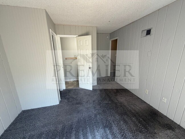 Building Photo - 8430 Lane Pl