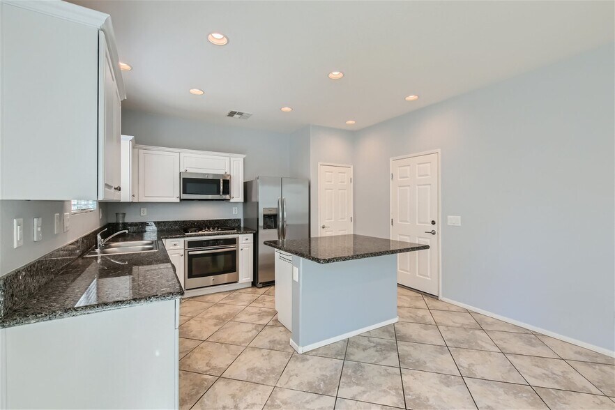 Building Photo - 10643 Forum Peak Ln