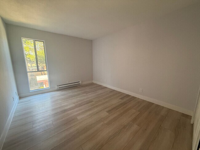 Building Photo - Upstairs Remodeled 1 Bedroom 1 Bath South San Jose Condo