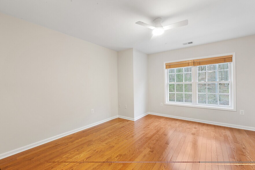 Bedroom 3 - 64 Henning Ter