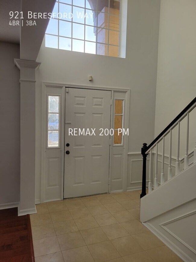 Building Photo - 921 Beresford Way