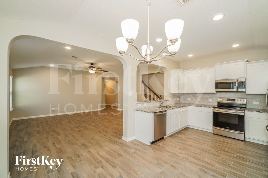 Building Photo - 2267 Hawk Dr