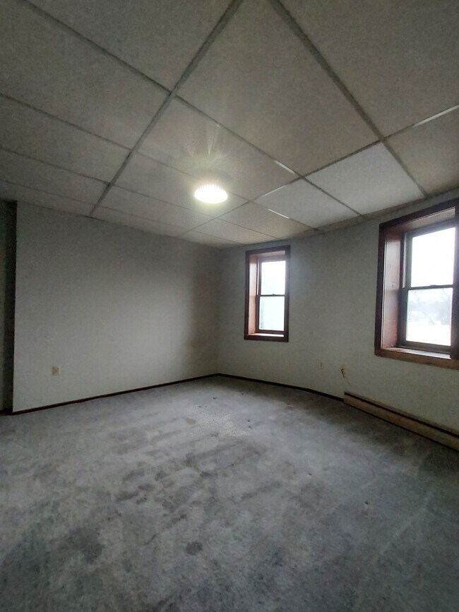 Building Photo - 1252 W Main St