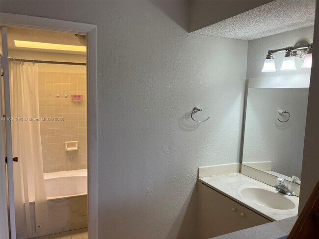 Building Photo - 13036 SW 88th Terrace N