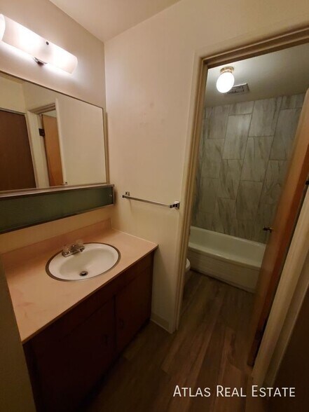 Building Photo - 207 Mathew Street-16