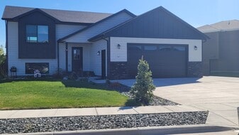 Building Photo - 541 Mace Dr