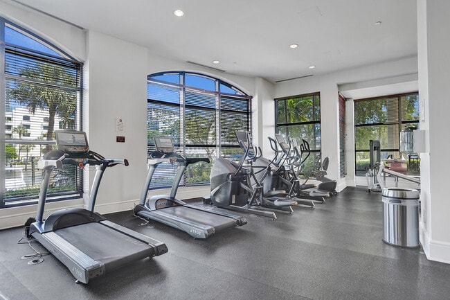 Building Photo - 610 W Las Olas Blvd