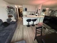 Building Photo - Beautiful High-Rise 1 Bedroom in Waikiki with Covered Parking