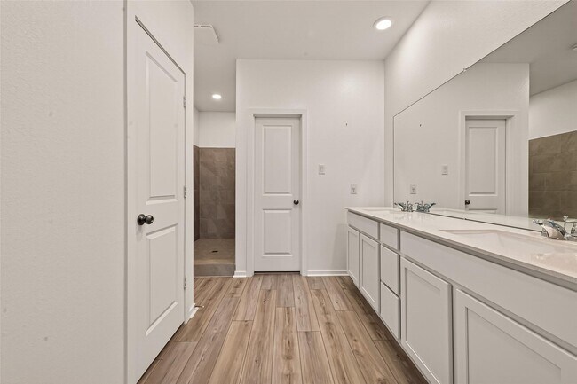 Building Photo - 3023 Ruby Rdg Dr