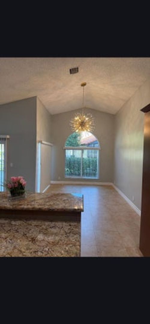 Building Photo - 12390 Summer Springs Dr