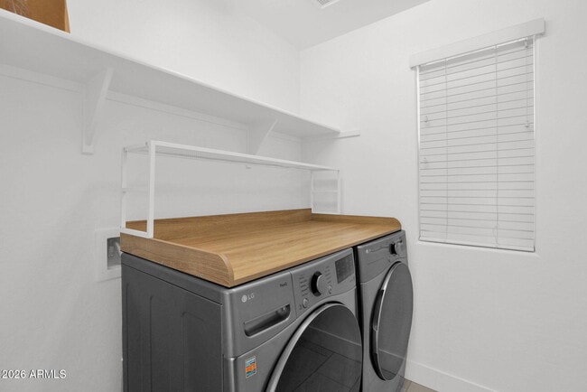 Building Photo - 5819 W Pueblo Ave