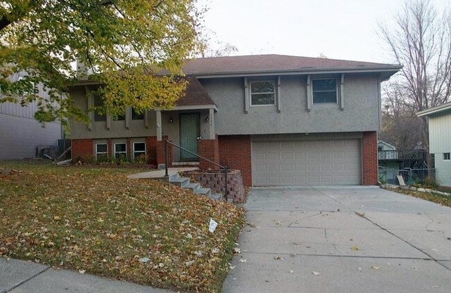 Building Photo - 3304 S 158th St