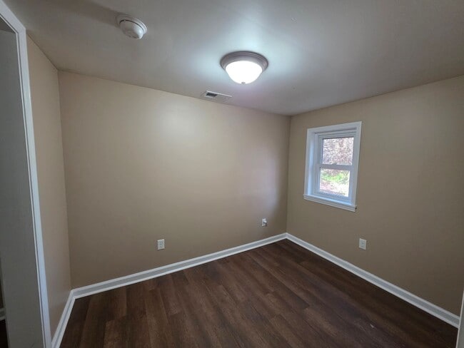 Building Photo - Beautifully Updated Home on a Quiet Dead-End Street – A Must-See Rental!