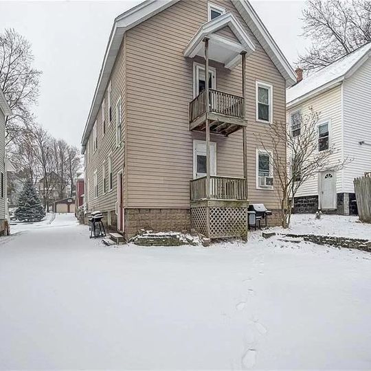 Building Photo - 328 Tennyson Ave