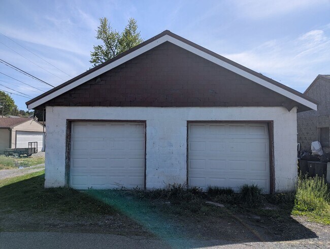 Building Photo - 675-677 Cemetery Street