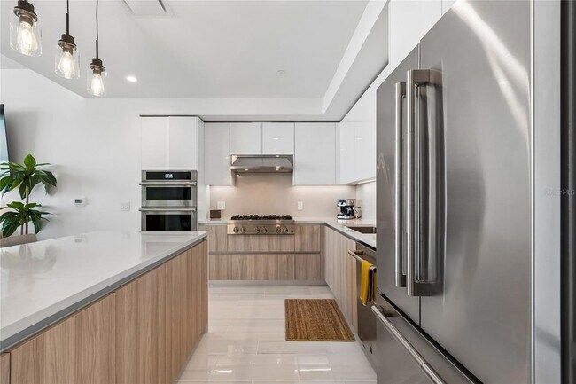 Building Photo - 400 Central Ave