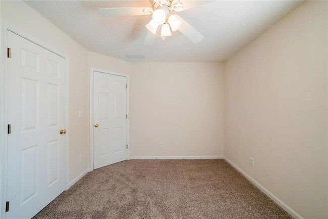 Building Photo - 3495 Ridgefair Dr