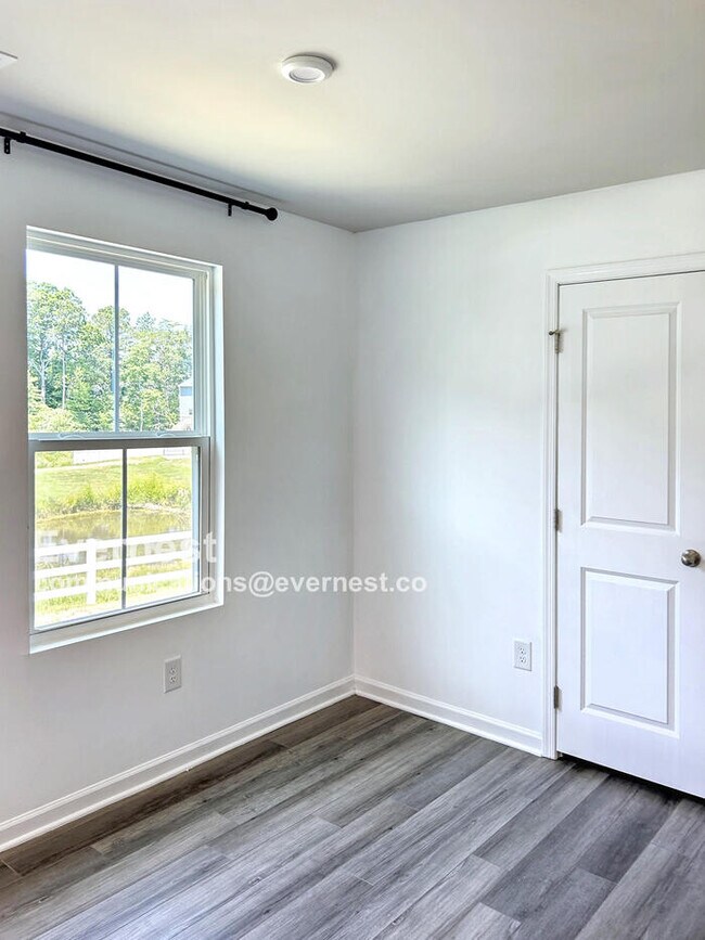 Building Photo - 116 Makayla Dr
