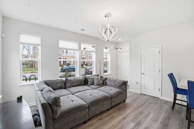 Building Photo - Step into a beautifully designed contemporary residence that exudes style and comfort at every turn.