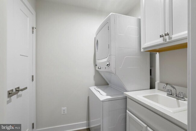 Building Photo - 43011 Prophecy Terrace