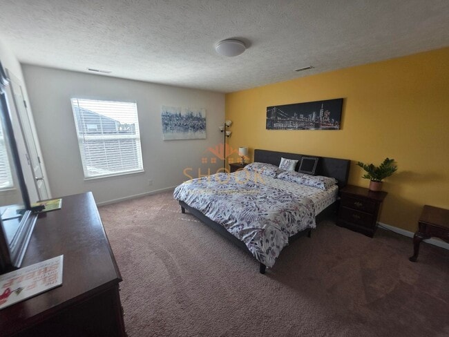 Building Photo - MOVE IN SPECIAL OF THE YEAR! Sign a lease ...