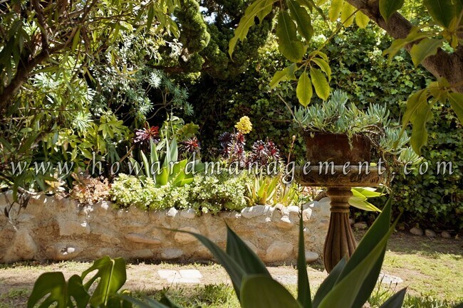 Building Photo - Stunning 5 Bedroom House in Santa Monica