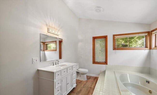 Building Photo - 28118 Forestbrook Dr