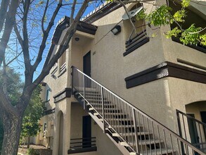 Building Photo - Henderson - 2 bedroom condo