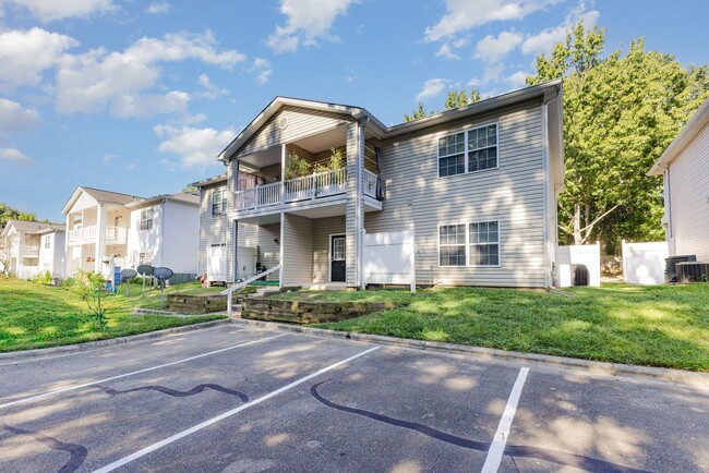 Building Photo - 2BR Condo in Cornelius