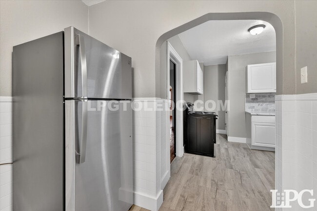 Building Photo - 2041 Loxley Rd